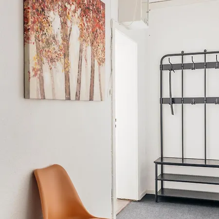 Centrally Located 2-Room Apartment Hannover Room photo