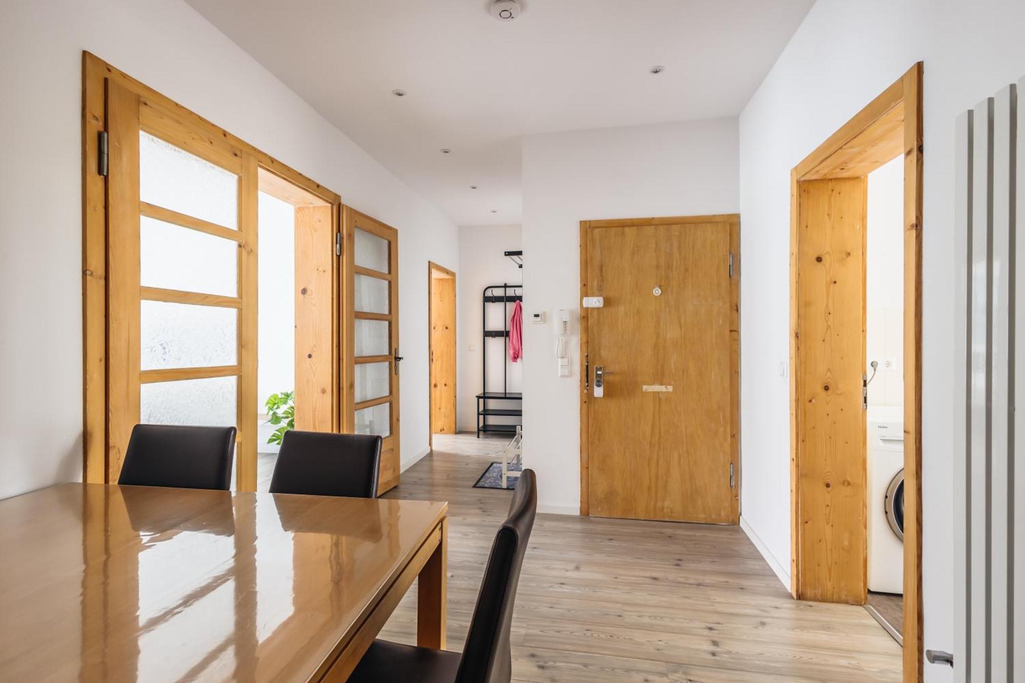 Centrally Located 2-room