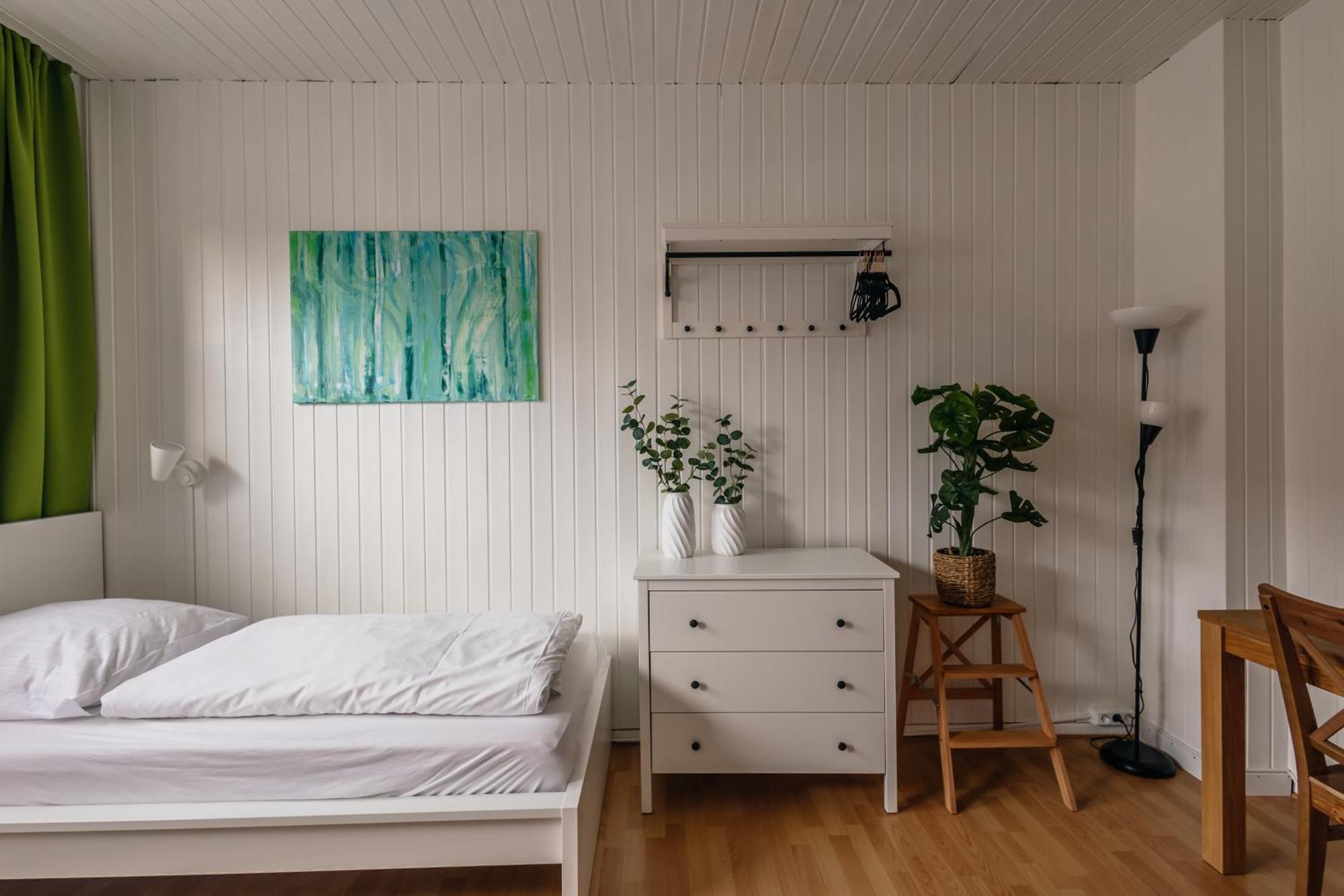 Centrally Located 2-room
