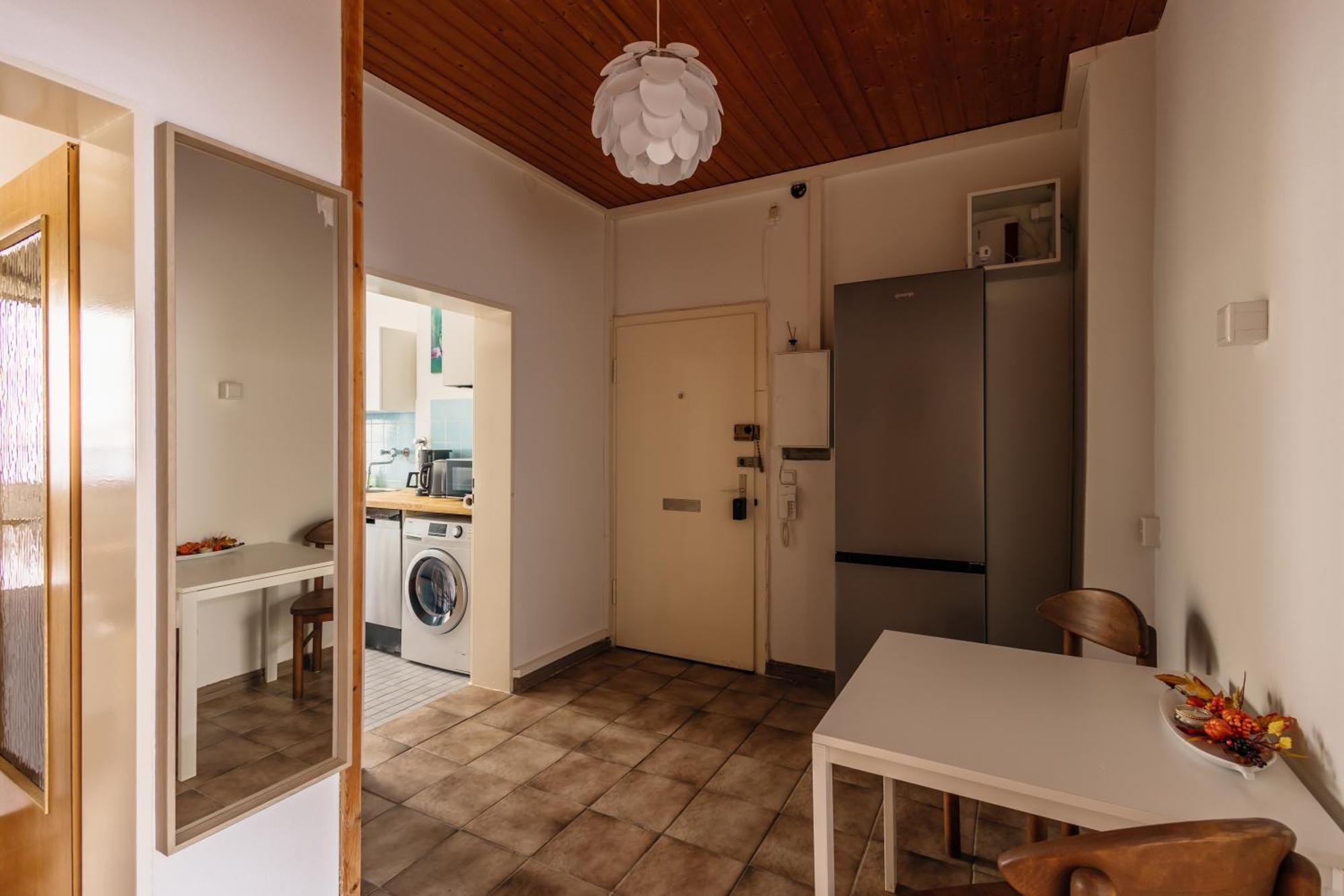 Apartment Centrally Located 2-room *
