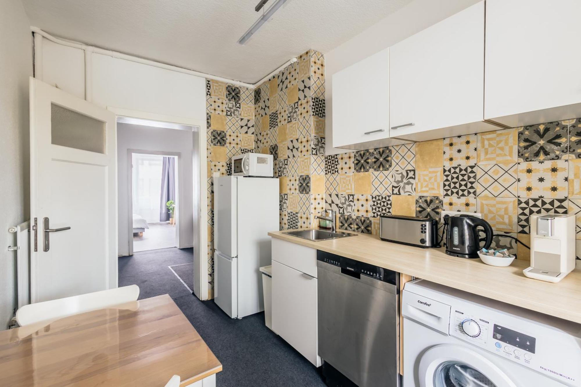 Centrally Located 2-room