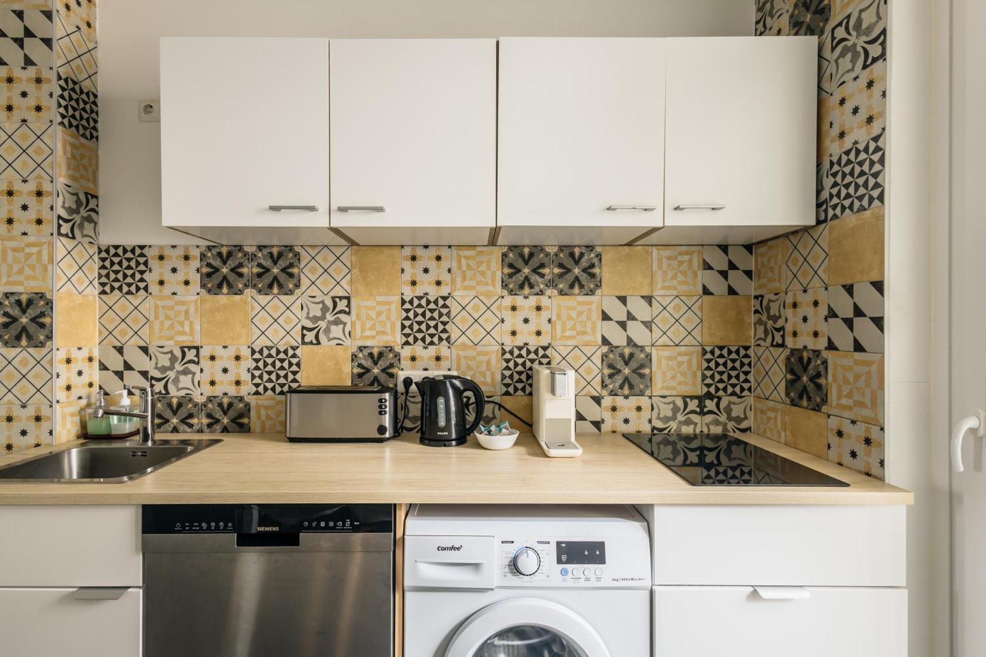 Centrally Located 2-room *