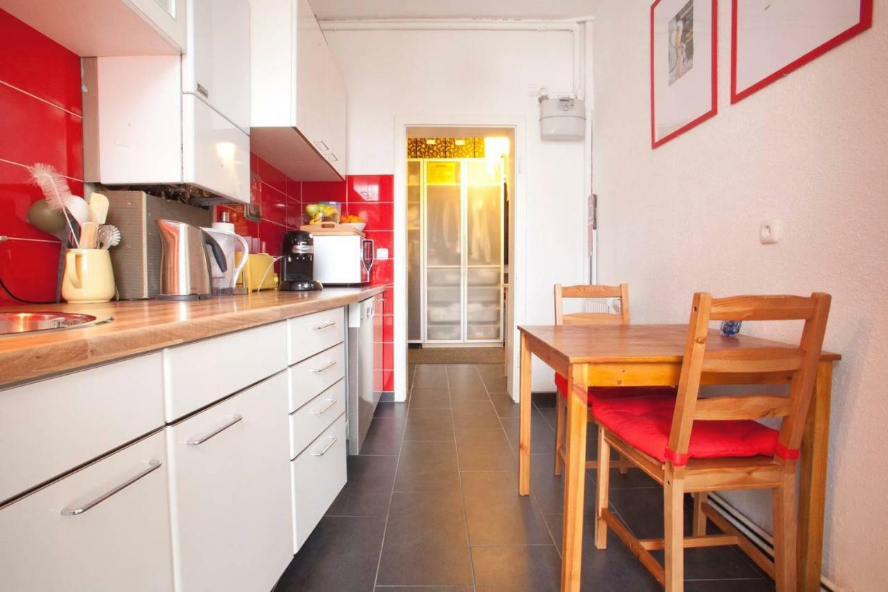 Centrally Located 2-room