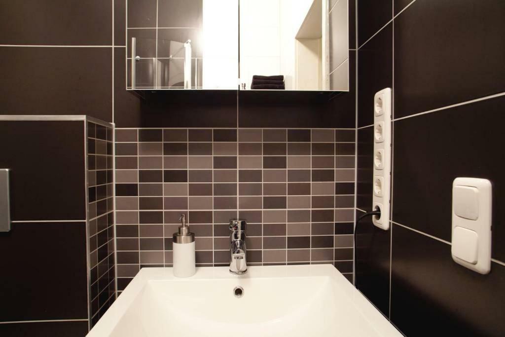 Centrally Located 2-room *
