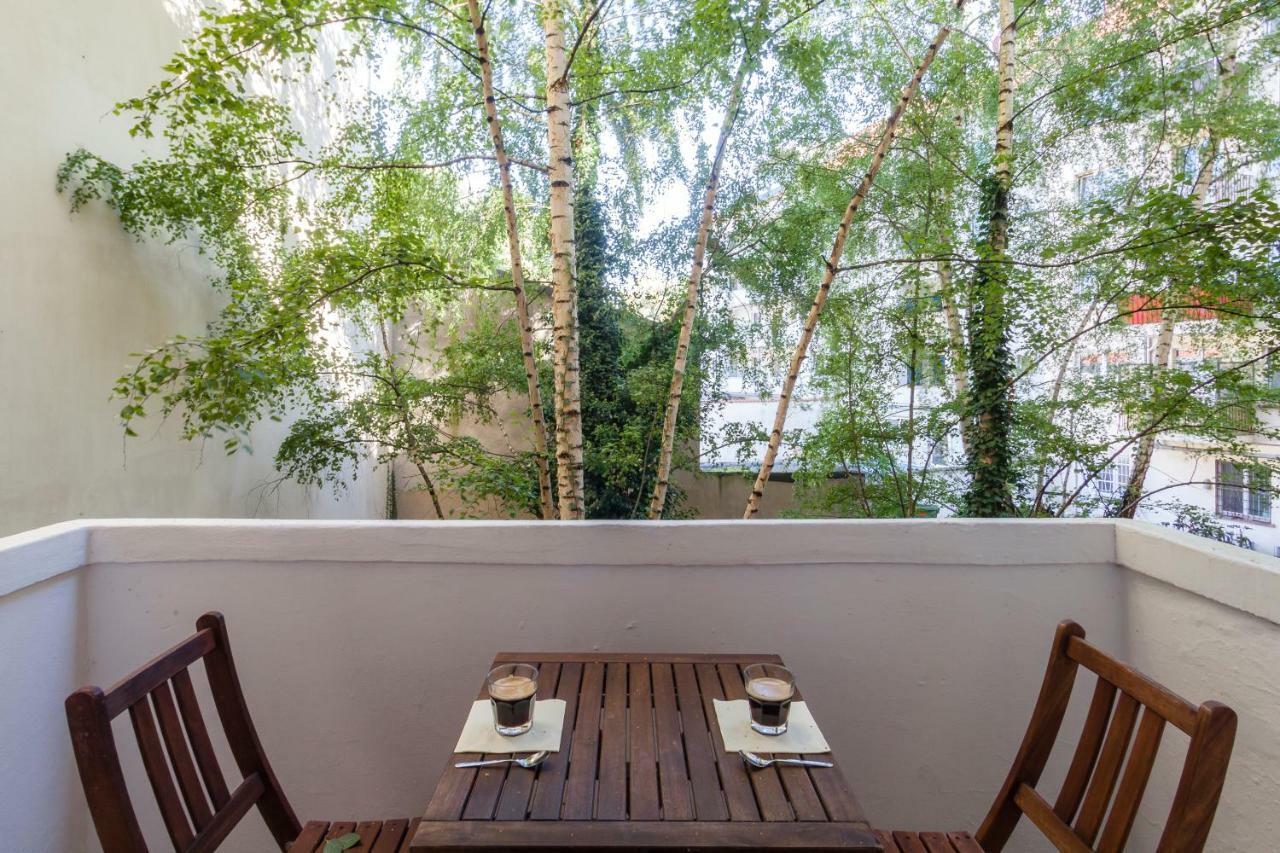 Centrally Located 2-room Appartement *